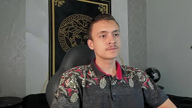 Desmon Clark online show from January 5, 2025, 6:02 am