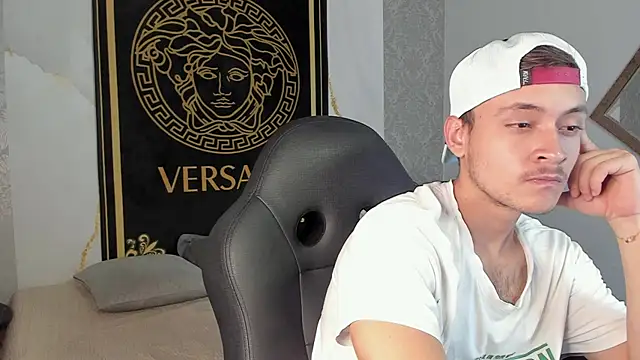 Desmon Clark online show from January 13, 2025, 1:45 am