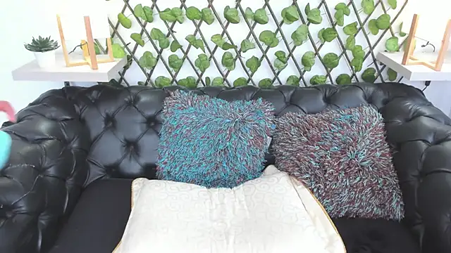 MARGOT WHISPER online show from February 3, 2025, 6:07 pm