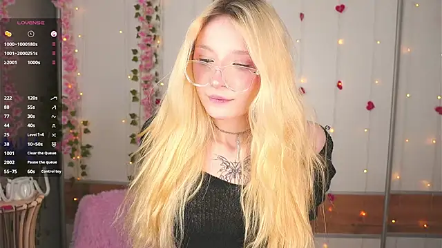 Naughty  Couplles online show from February 25, 2026, 3:16 am