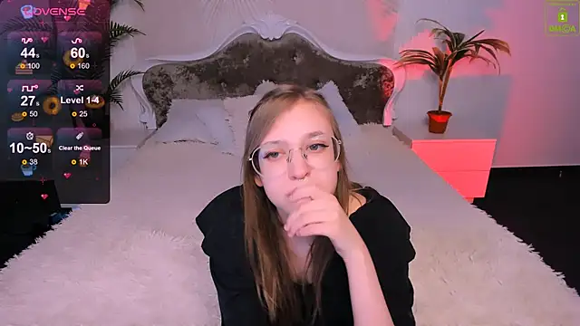 LayriantaVee online show from January 15, 2025, 1:09 pm