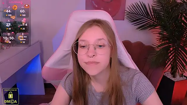 LayriantaVee online show from March 16, 2025, 1:27 pm