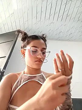 Ary-18 online show from September 18, 2025, 1:35 pm