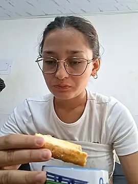 Ary-18 online show from April 20, 2026, 2:09 pm