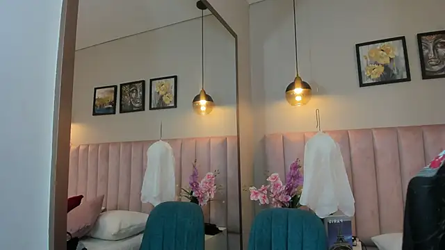 Annie karlsson   online show from October 31, 2025, 3:51 am