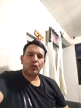 RogueTraveler online show from March 7, 2025, 2:25 am