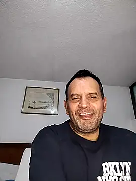 RogueTraveler online show from October 17, 2025, 2:48 am