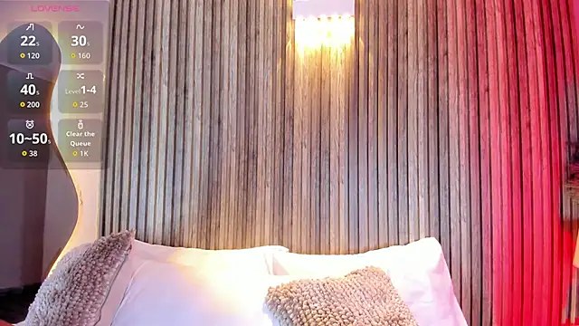 HannaPaola online show from April 15, 2026, 10:43 pm