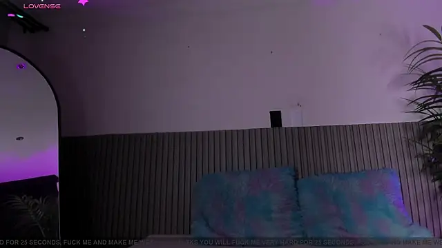 valentina lux online show from March 13, 2026, 7:31 pm