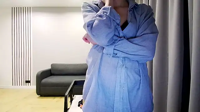 Snapshot of Daniella_Lorente chatting on January 26, 2025, 3:17 am Daniella Lorente online show from January 26, 2025, 3:17 am