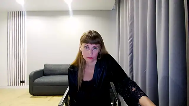 Snapshot of Daniella_Lorente chatting on March 21, 2025, 3:44 am Daniella Lorente online show from March 21, 2025, 3:44 am