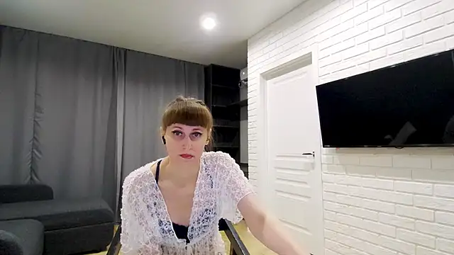 Daniella Lorente online show from May 2, 2026, 9:09 pm