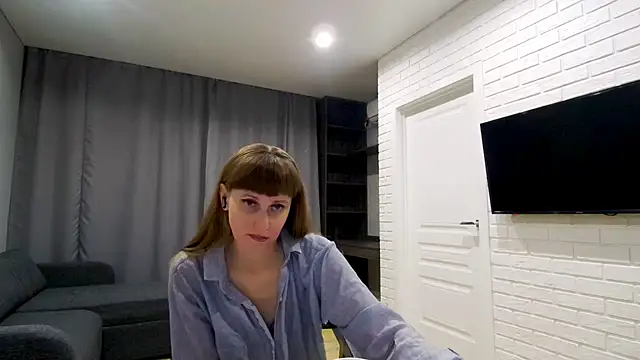 Daniella Lorente online show from May 24, 2026, 10:37 pm