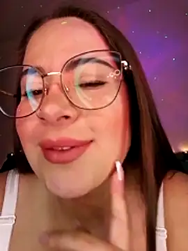 soofy   online show from April 14, 2026, 4:29 am