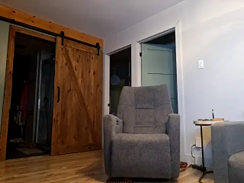 Snapshot of Frankdick01 chatting on February 13, 2026, 1:01 am Frankdick01 online show from February 13, 2026, 1:01 am