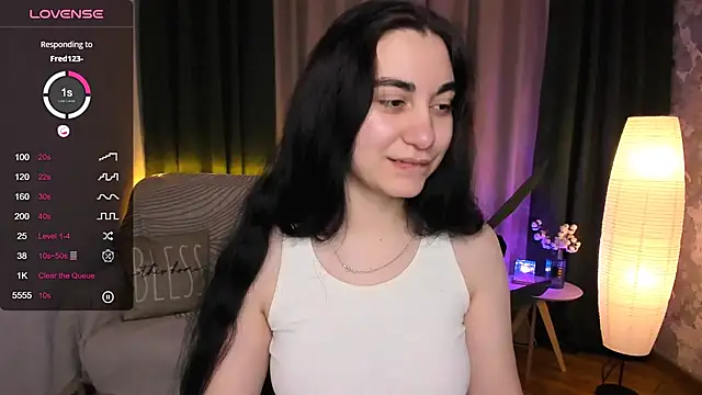 hannacheekss  online show from December 7, 2024, 2:09 am