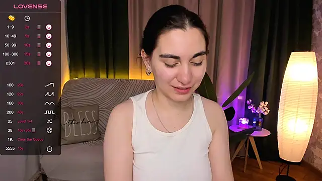 hannacheekss  online show from December 7, 2024, 5:15 am