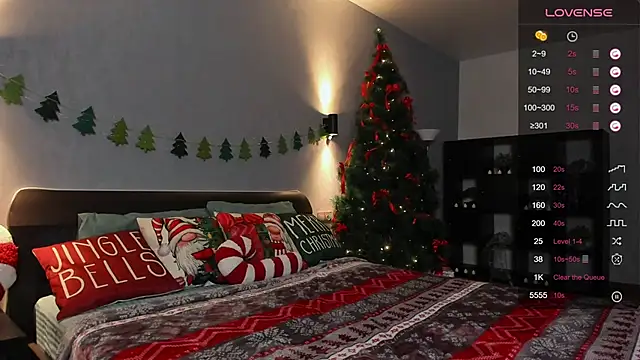 hannacheekss  online show from December 17, 2024, 10:12 am