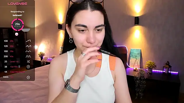 hannacheekss  online show from January 29, 2025, 2:09 am