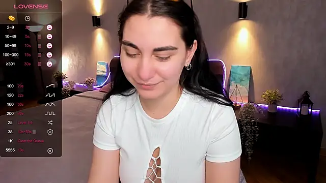 hannacheekss  online show from February 4, 2025, 5:10 am