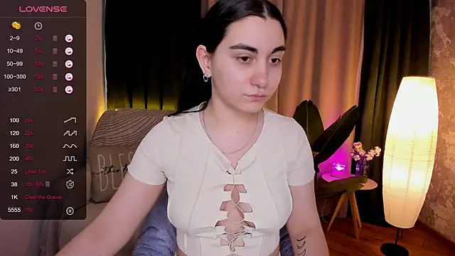 hannacheekss  online show from March 10, 2025, 8:15 am