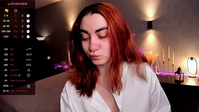 Snapshot of hannacheekss_ chatting on June 8, 2026, 2:01 am hannacheekss online show from June 8, 2026, 2:01 am