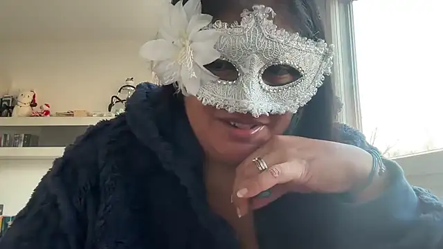 MashaCL online show from November 12, 2025, 2:39 pm