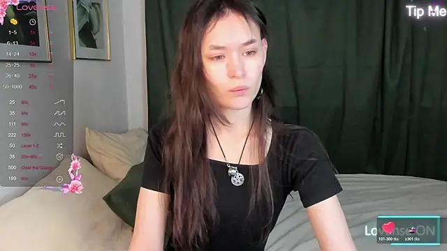 Emily Strikeee online show from November 6, 2025, 10:05 am