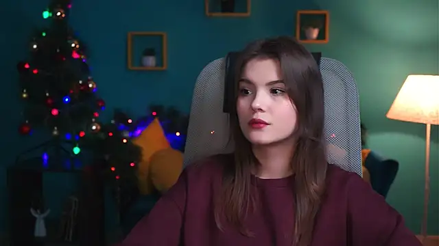 EvaThopson online show from December 7, 2024, 1:51 pm