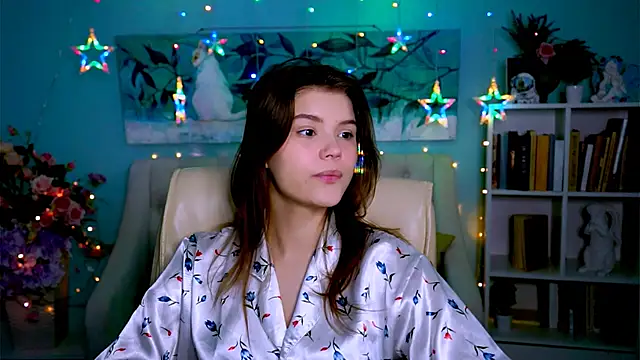 EvaThopson online show from March 4, 2025, 8:02 am