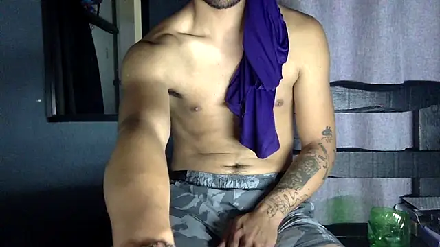 Snapshot of Hxnsovrgon chatting on April 16, 2026, 12:06 pm Hxnsovrgon online show from April 16, 2026, 12:06 pm