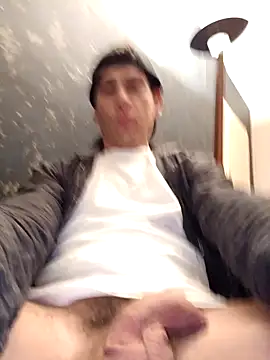 Snapshot of ElyasMatt chatting on January 17, 2025, 5:51 pm ElyasMatt online show from January 17, 2025, 5:51 pm