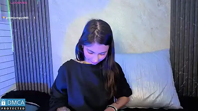 SolBeaumont1 online show from October 15, 2025, 7:03 pm