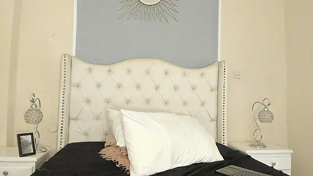 Snapshot of Ambar_Collingg chatting on March 3, 2025, 4:14 pm Ambar Collingg online show from March 3, 2025, 4:14 pm