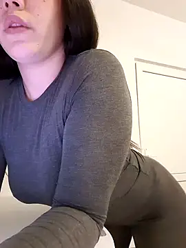 leeya lee online show from February 5, 2025, 1:58 am