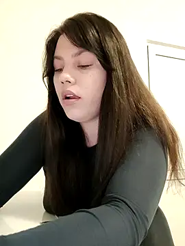 leeya lee online show from March 19, 2025, 8:11 pm