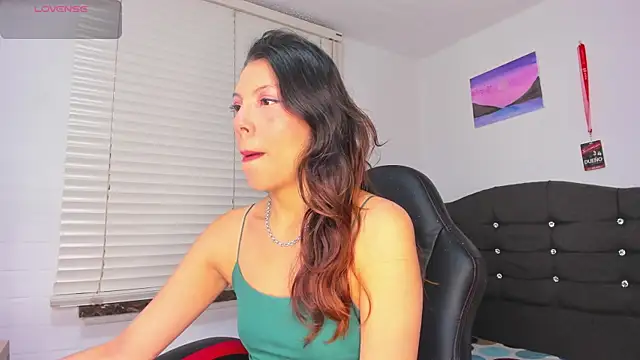 Selenakyle92  online show from September 11, 2025, 8:20 pm