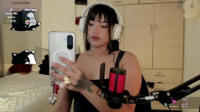 Ju Kyung online show from October 26, 2025, 1:33 am