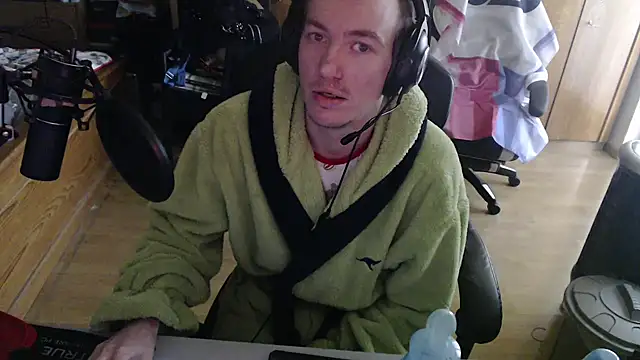 BabyDracoDarkfang online show from April 21, 2026, 9:04 am