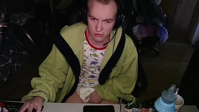 BabyDracoDarkfang online show from May 12, 2026, 5:43 pm
