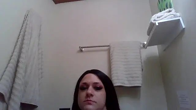 Snapshot of VioletAmaris chatting on December 21, 2025, 4:08 am VioletAmaris online show from December 21, 2025, 4:08 am