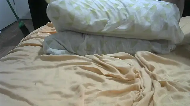 Snapshot of Bahitwife33 chatting on February 16, 2026, 1:35 am Bahitwife33 online show from February 16, 2026, 1:35 am