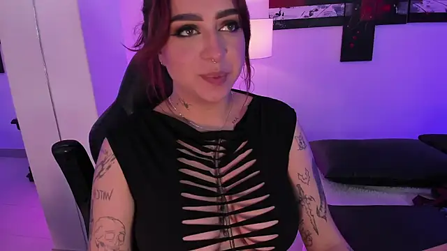 Snapshot of AnnikaMerliahh_ chatting on February 21, 2025, 6:26 pm AnnikaMerliahh online show from February 21, 2025, 6:26 pm