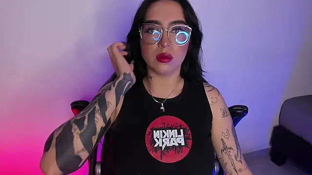 Snapshot of AnnikaMerliahh_ chatting on October 9, 2025, 3:37 am AnnikaMerliahh online show from October 9, 2025, 3:37 am