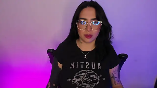 Snapshot of AnnikaMerliahh_ chatting on October 15, 2025, 4:12 am AnnikaMerliahh online show from October 15, 2025, 4:12 am