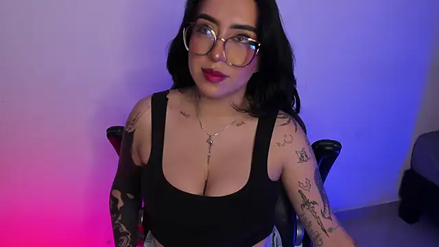 Snapshot of AnnikaMerliahh_ chatting on October 17, 2025, 3:20 am AnnikaMerliahh online show from October 17, 2025, 3:20 am
