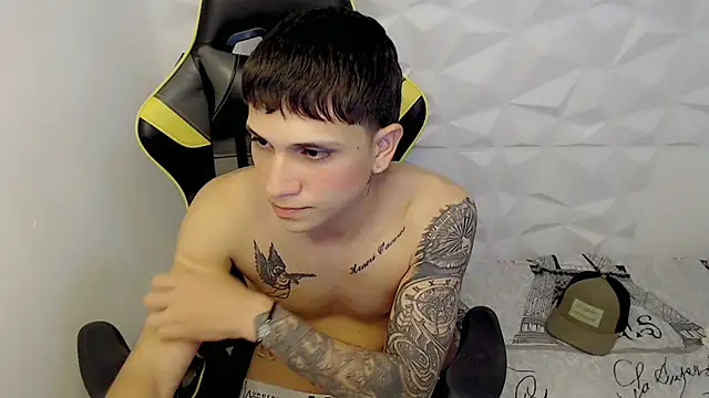 Brayan lopezz online show from January 25, 2025, 6:57 pm