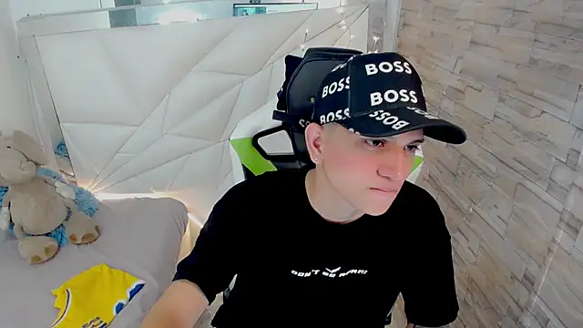 Brayan lopezz online show from March 18, 2025, 12:58 pm