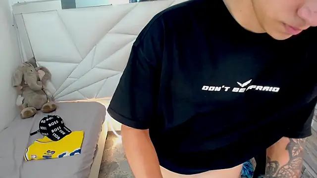 Brayan lopezz online show from March 18, 2025, 7:10 pm