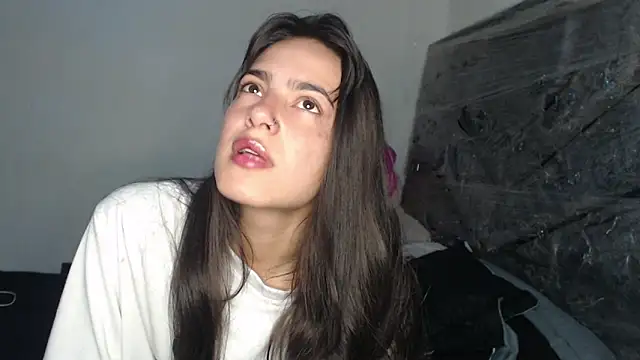 skinny sweet2411 online show from March 4, 2026, 6:19 am